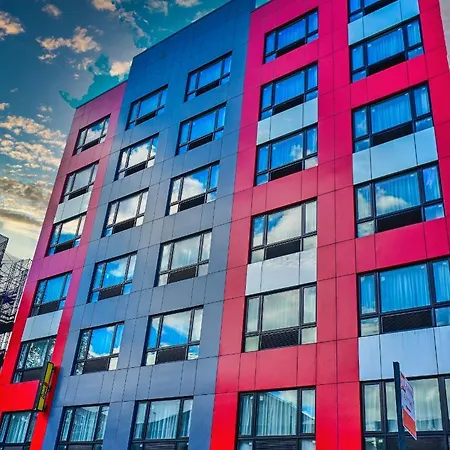 Hotel Super 8 By Wyndham Bronx Near Botanical Garden